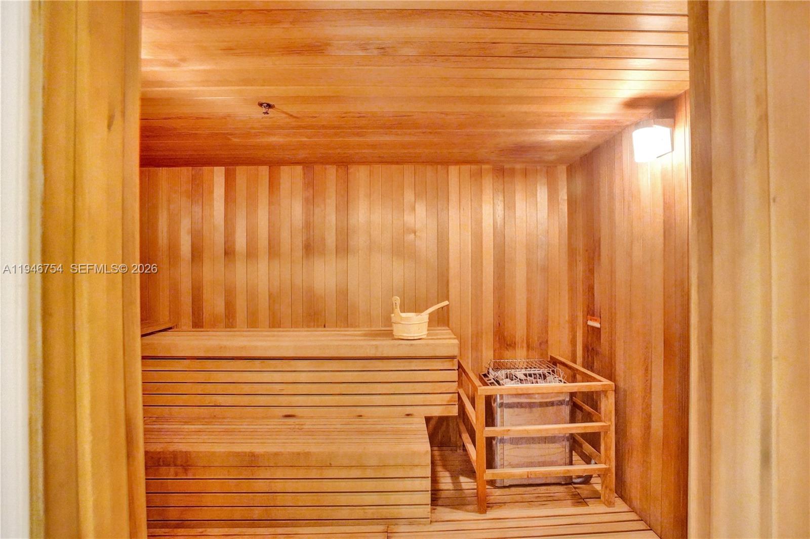 20000 E Country Club Dr # 1014