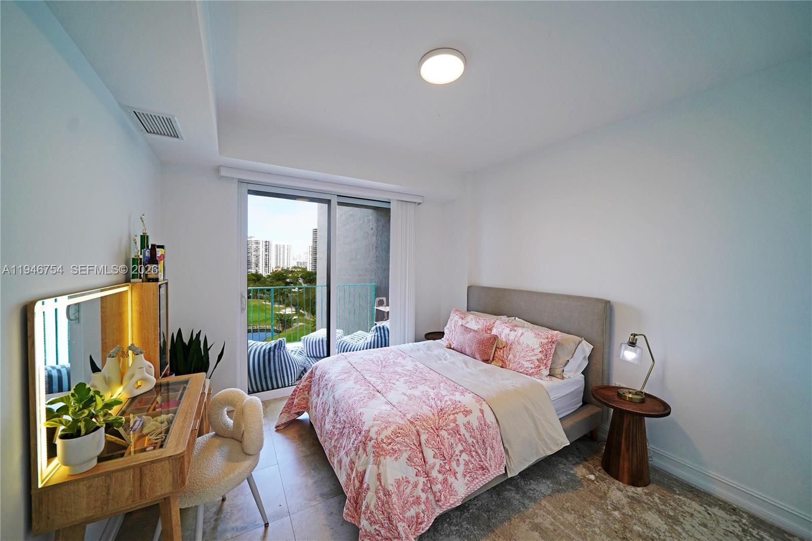 20000 E Country Club Dr # 1014