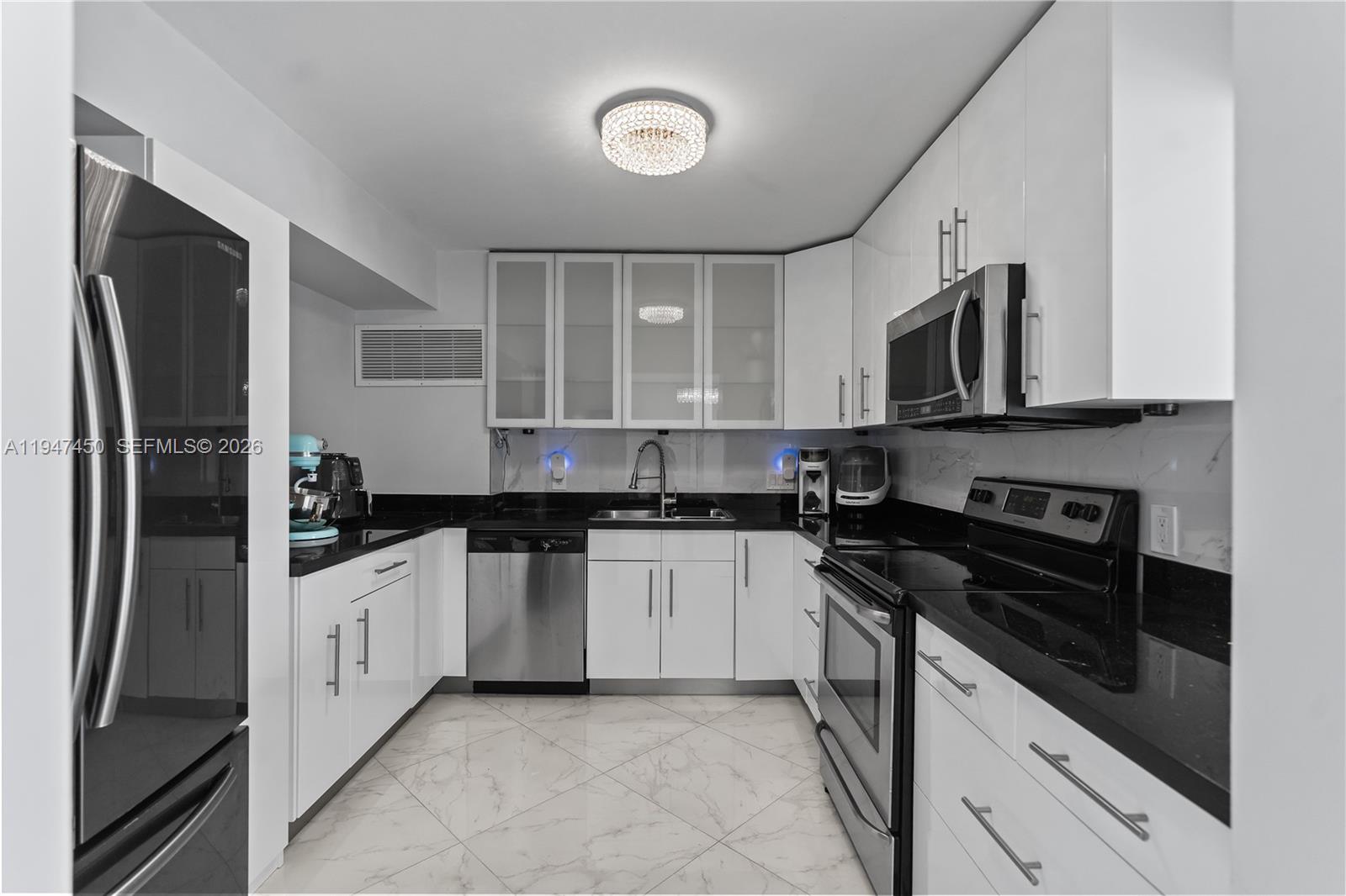 2851 NE 183rd St # 2214E