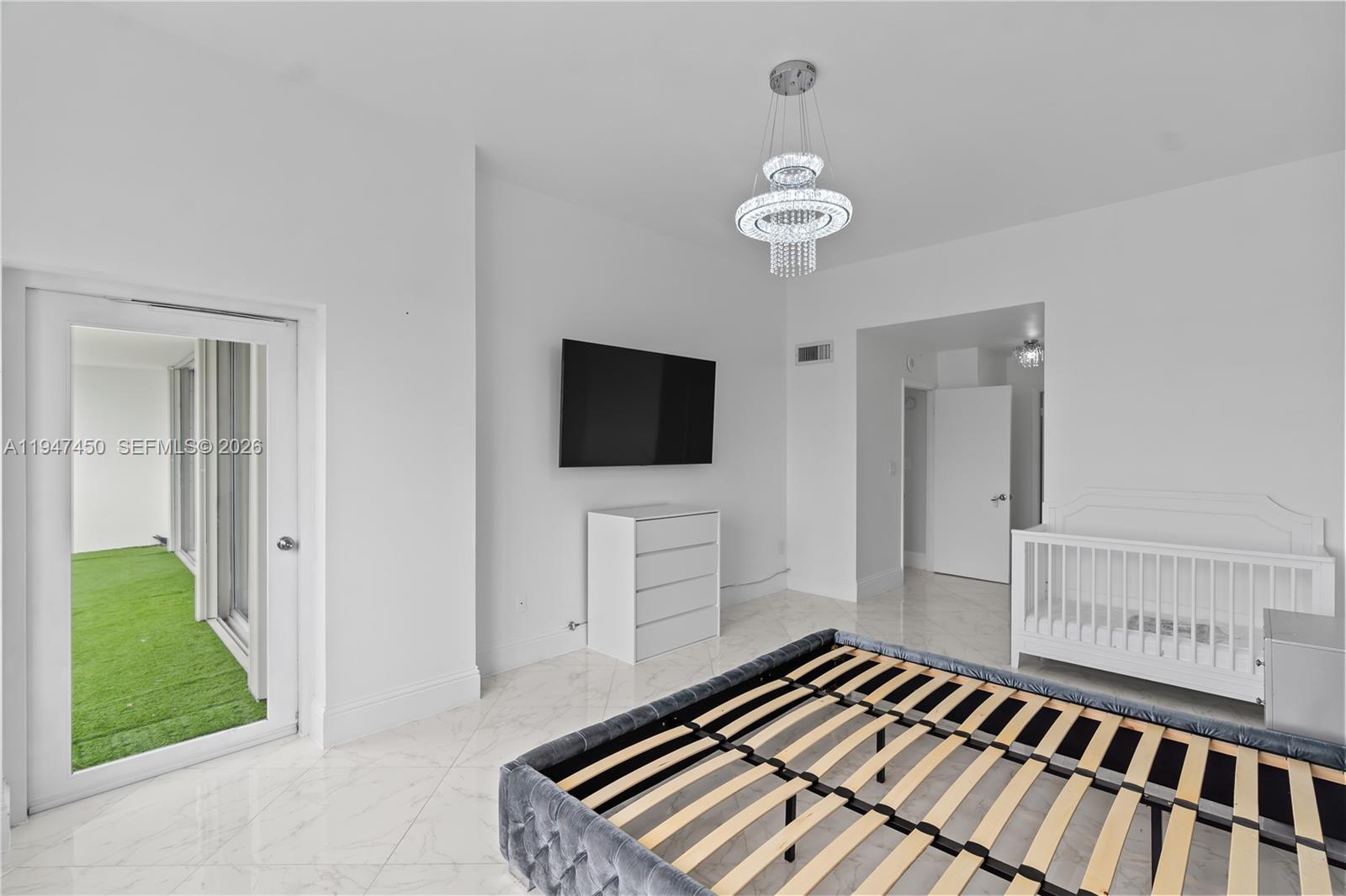 2851 NE 183rd St # 2214E