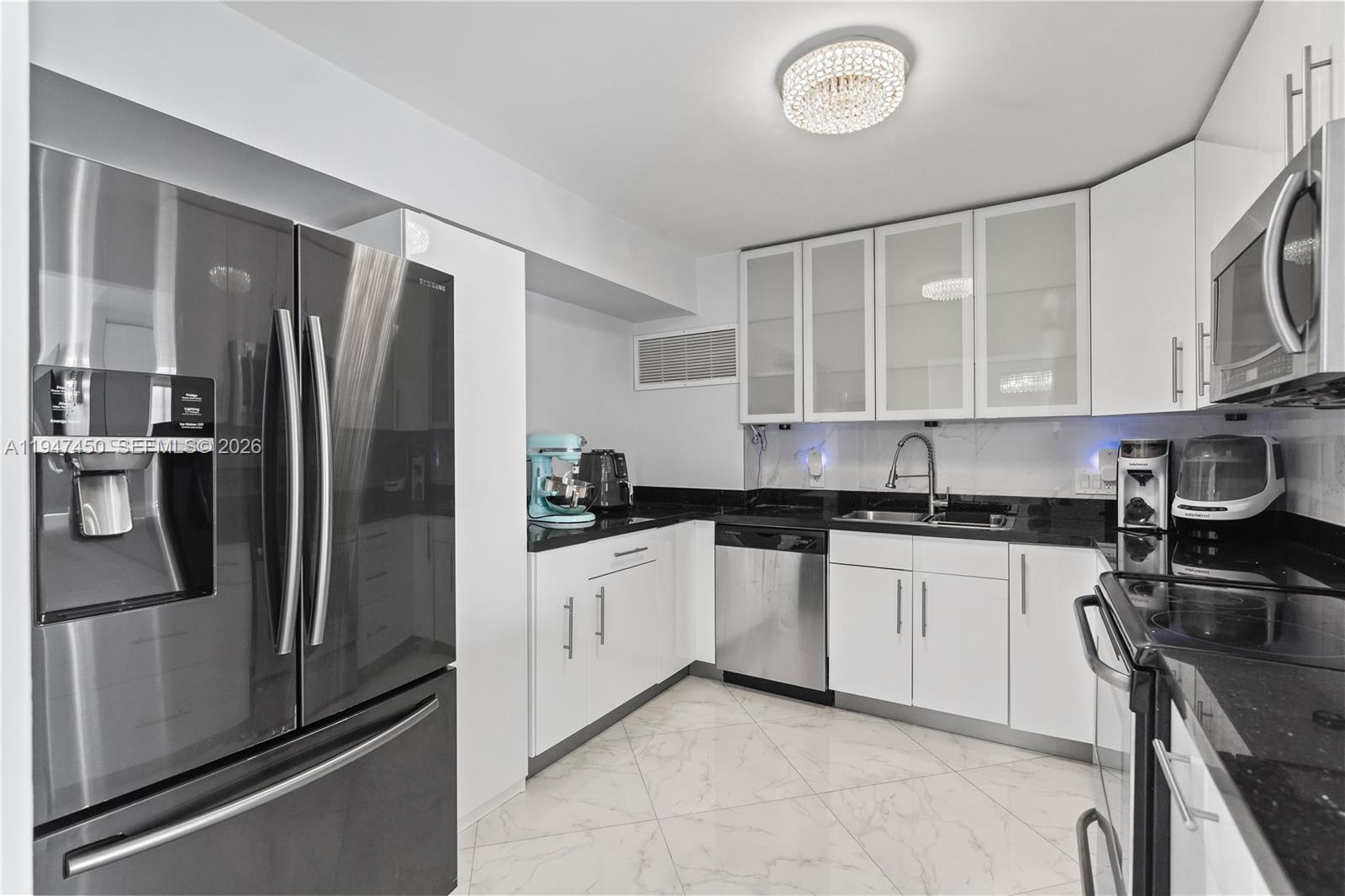 2851 NE 183rd St # 2214E