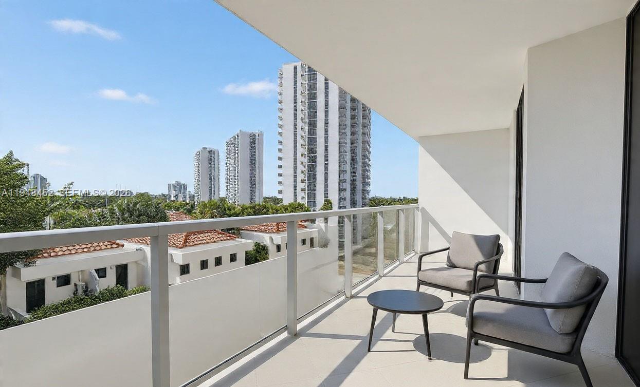 20281 E Country Club Dr # 405