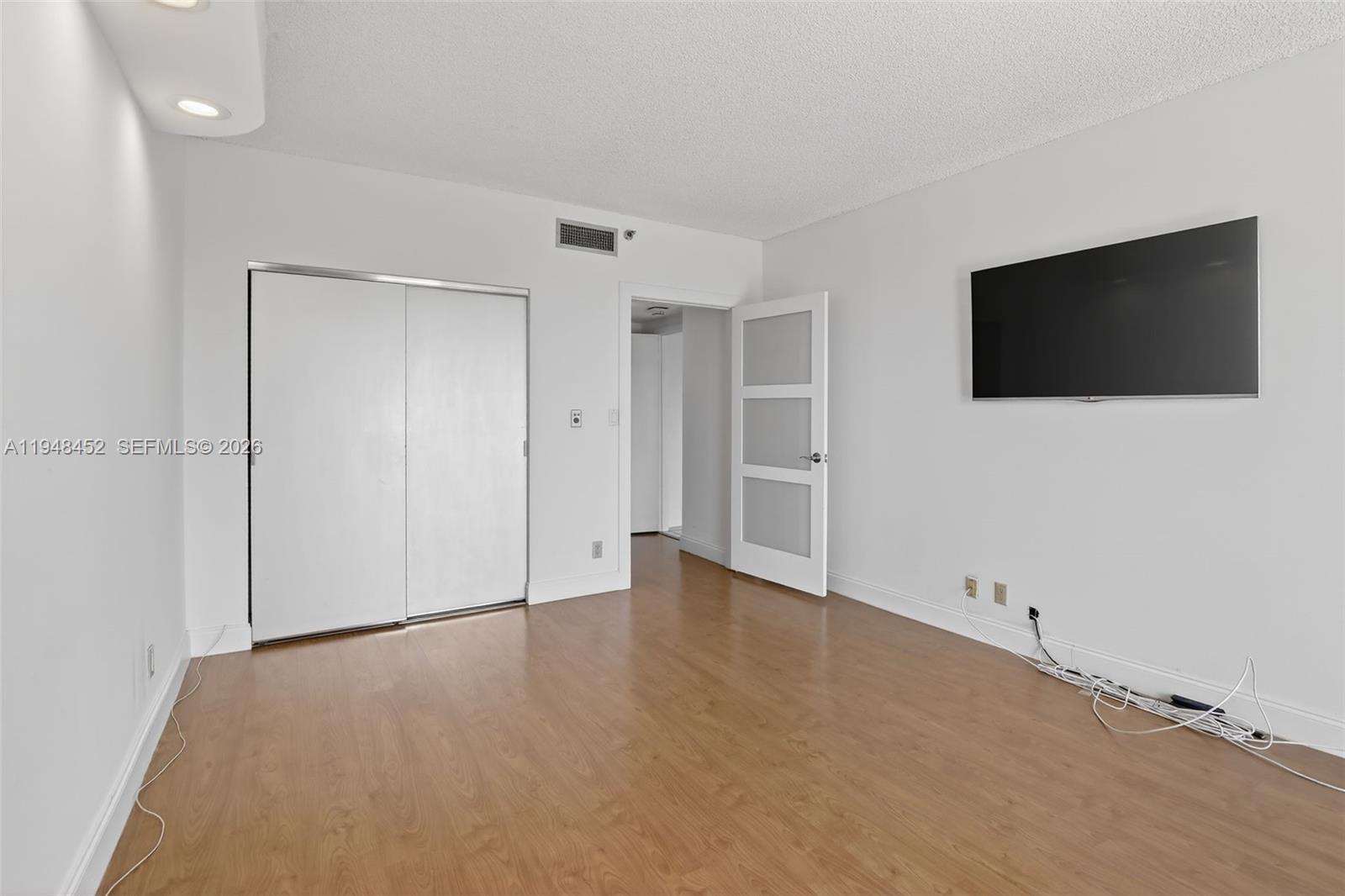 20281 E Country Club Dr # 405