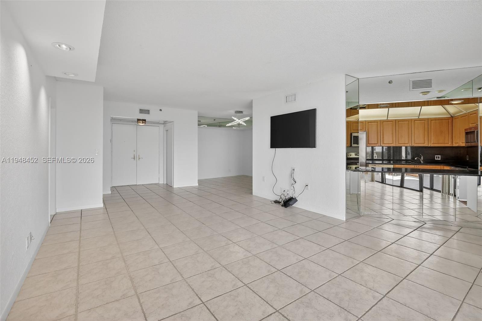 20281 E Country Club Dr # 405