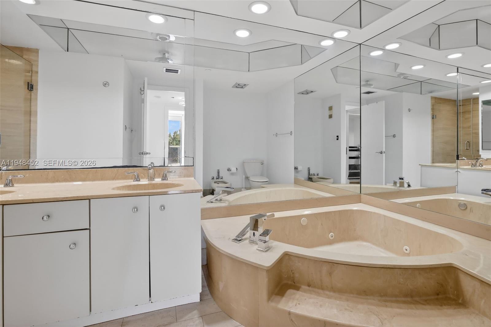 20281 E Country Club Dr # 405