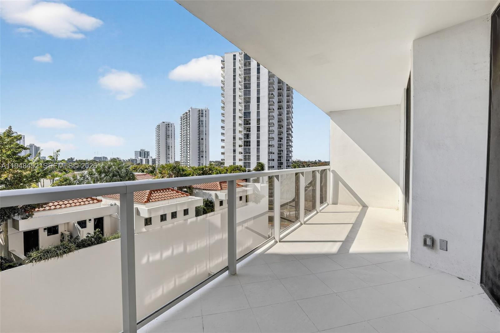 20281 E Country Club Dr # 405