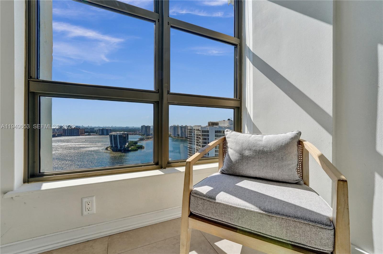 3500 Mystic Pointe Dr # 3601