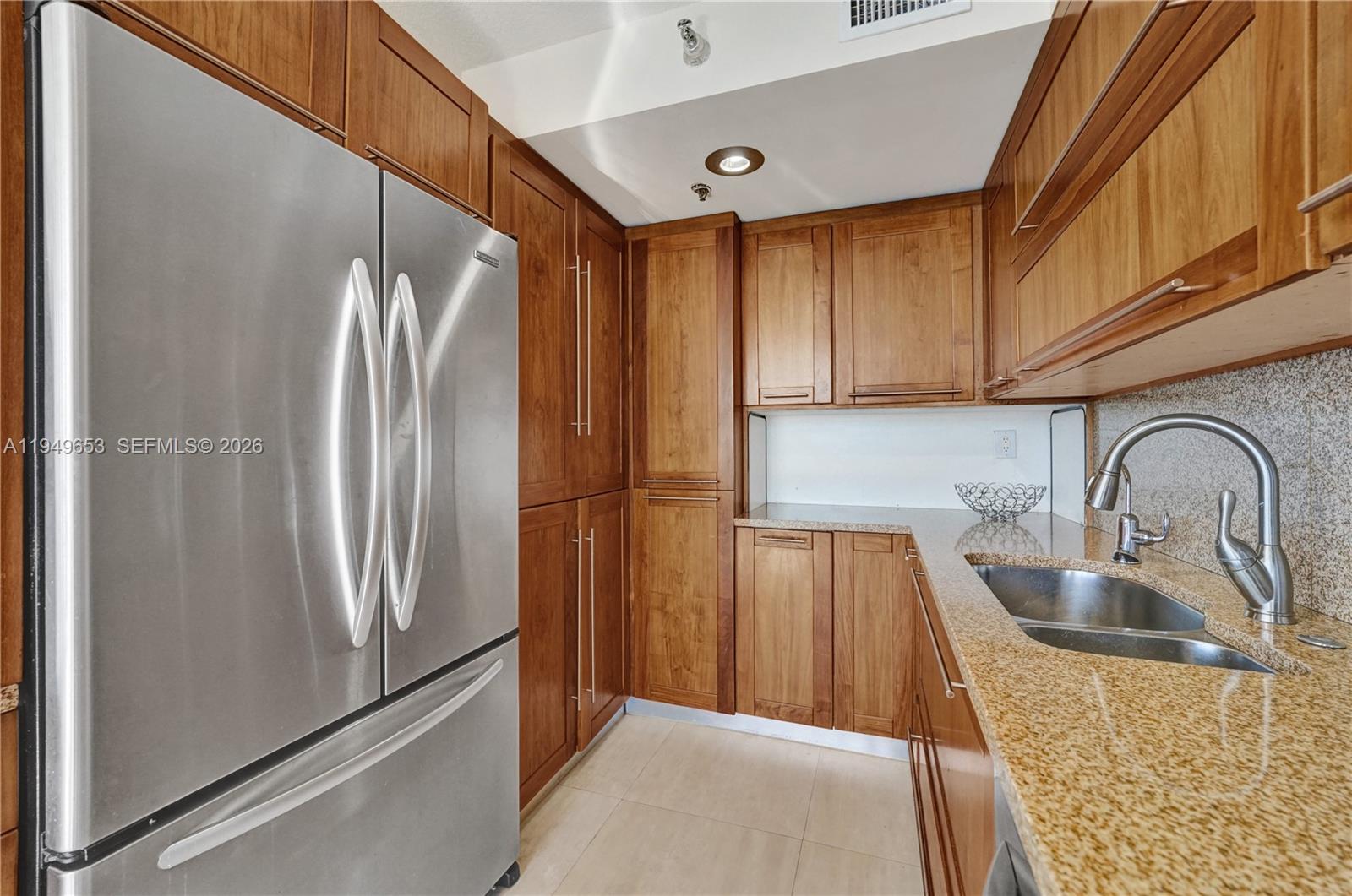 3500 Mystic Pointe Dr # 3601