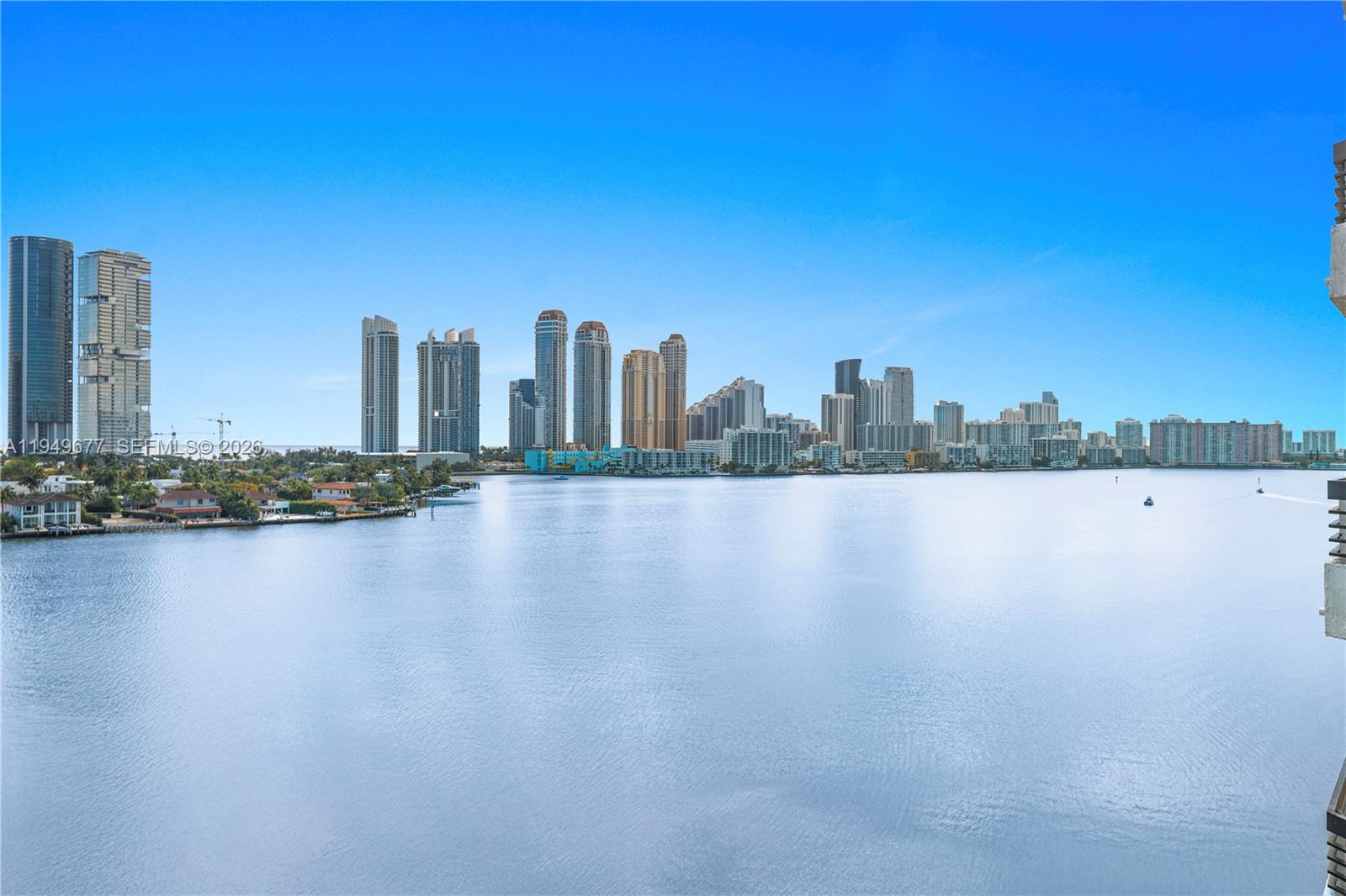 3600 Mystic Pointe Dr # 1017