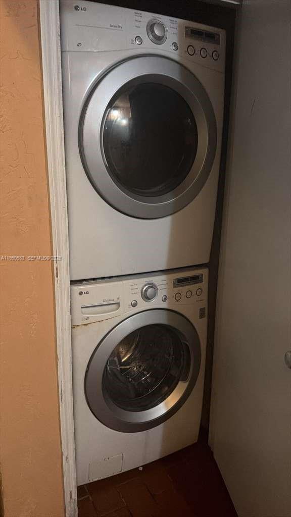 2351 W 74th St # 101 Unit: 3-101