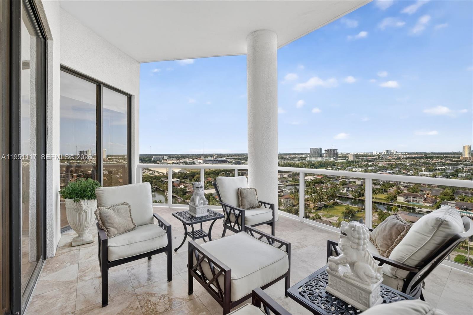 3598 Yacht Club Dr Unit: PH2002