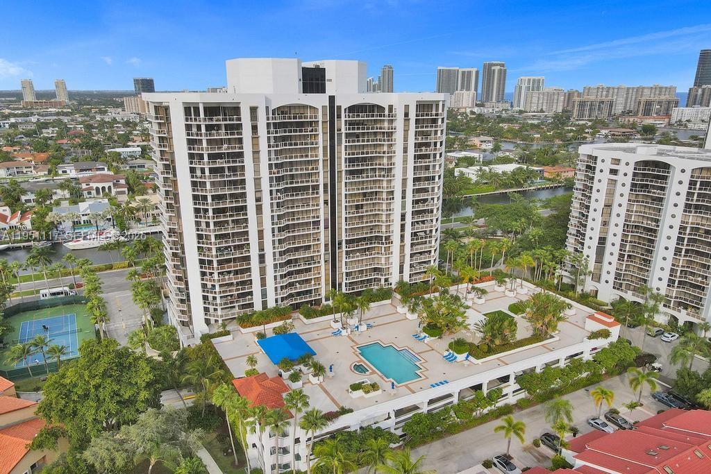 3598 Yacht Club Dr Unit: PH2002