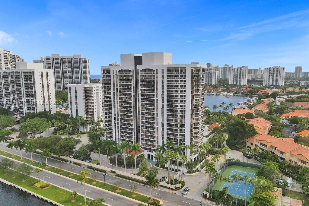 3598 Yacht Club Dr Unit: PH2002