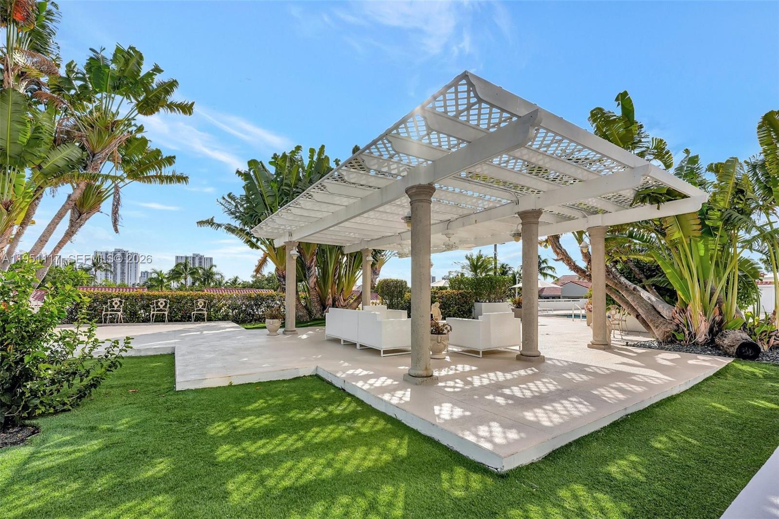 3598 Yacht Club Dr Unit: PH2002