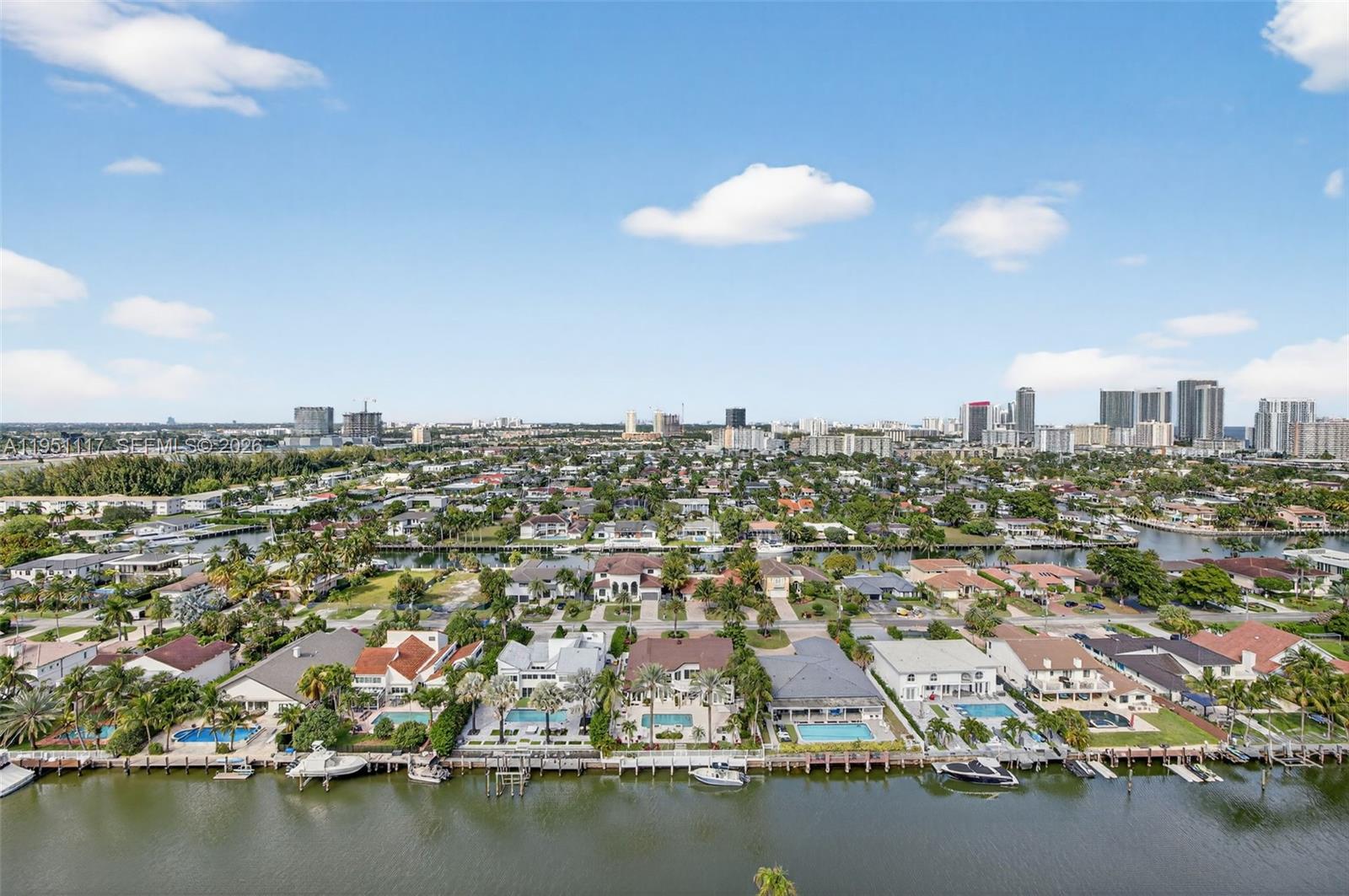 3598 Yacht Club Dr Unit: PH2002