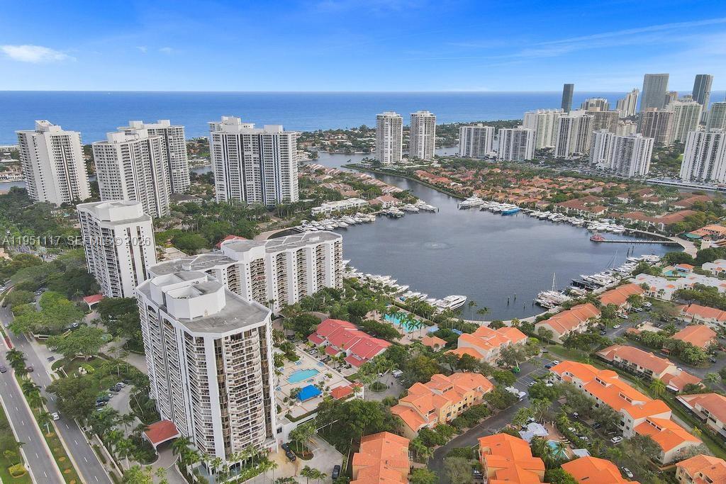 3598 Yacht Club Dr Unit: PH2002