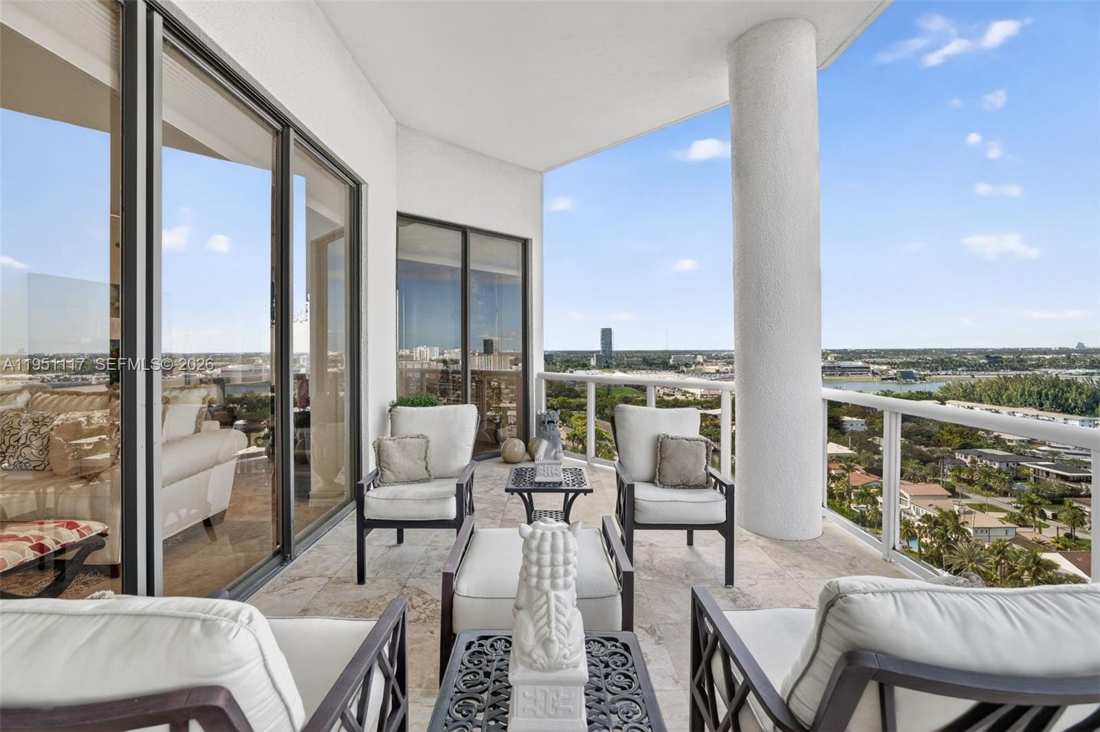 3598 Yacht Club Dr Unit: PH2002