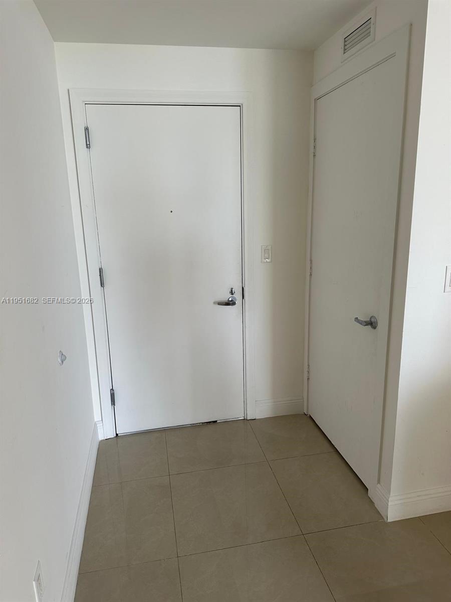 1050 Brickell Ave # 3008