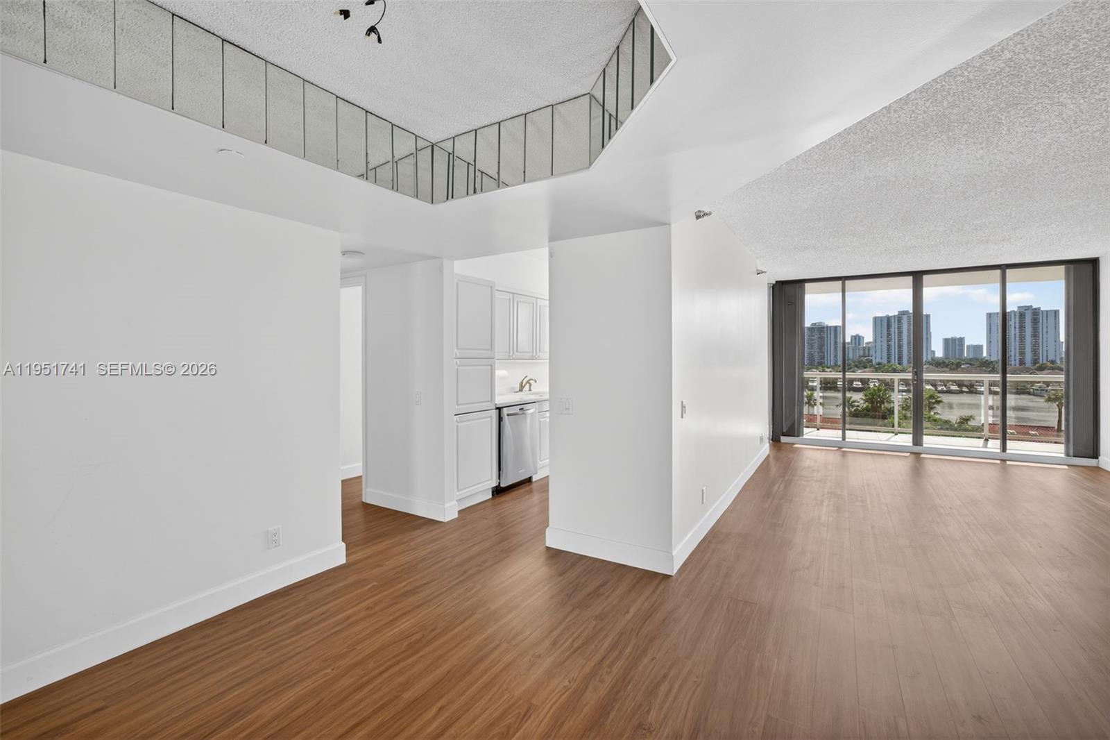 3640 Yacht Club Dr # 708