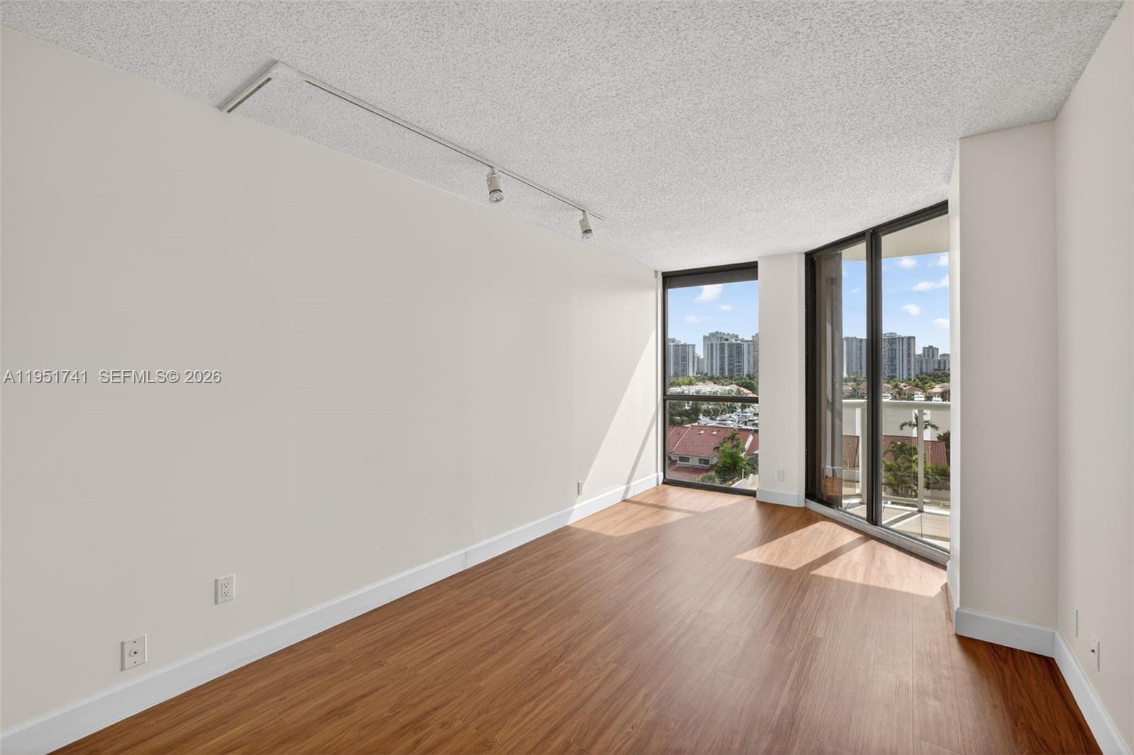 3640 Yacht Club Dr # 708