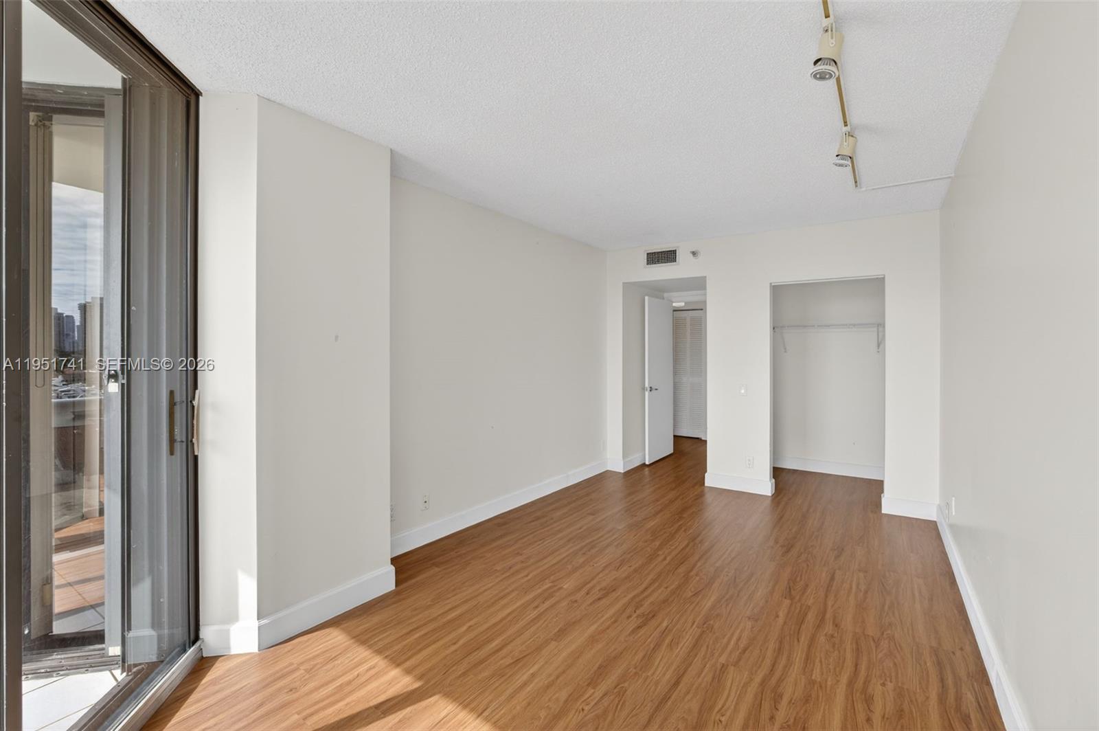 3640 Yacht Club Dr # 708