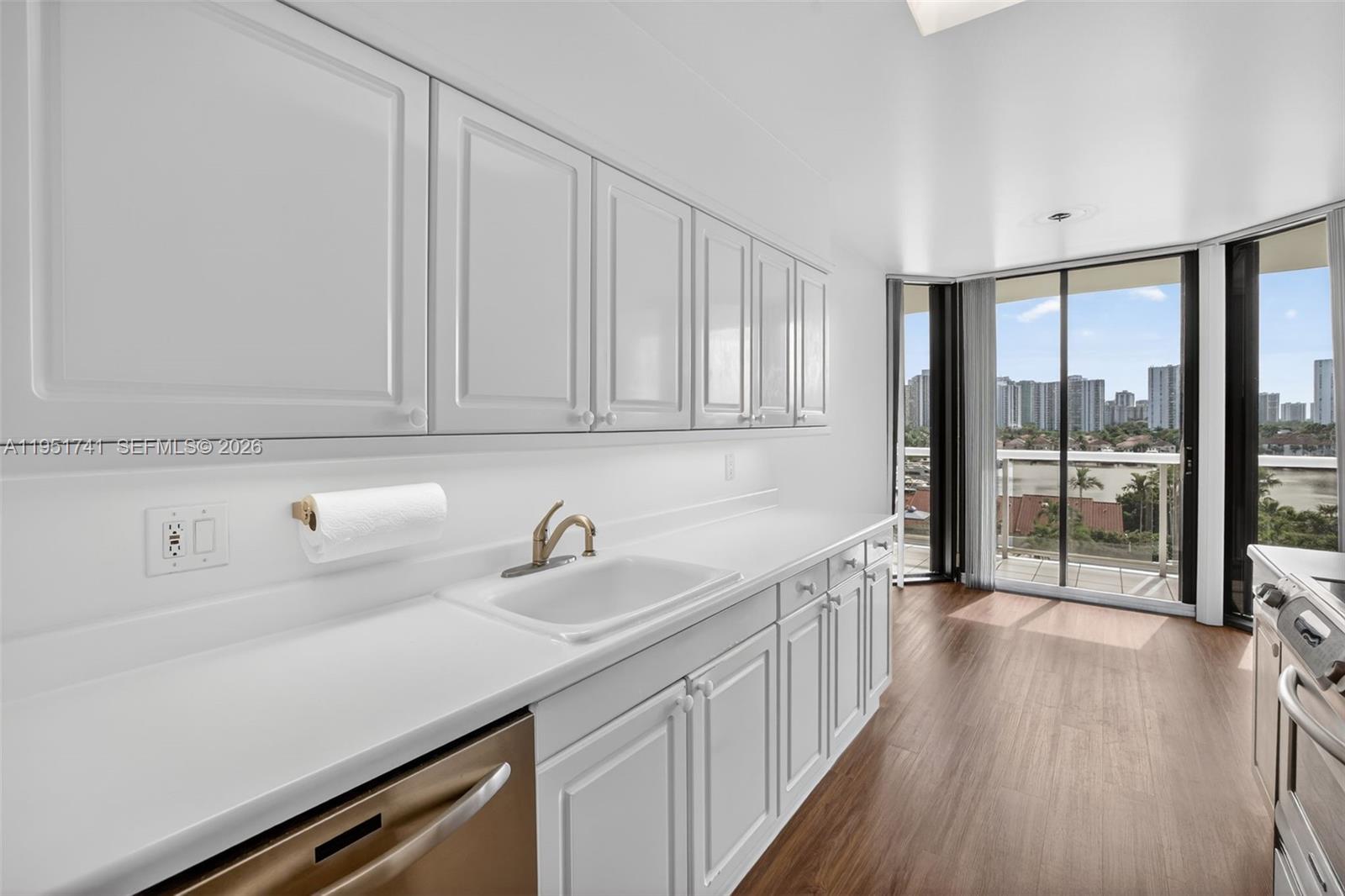 3640 Yacht Club Dr # 708