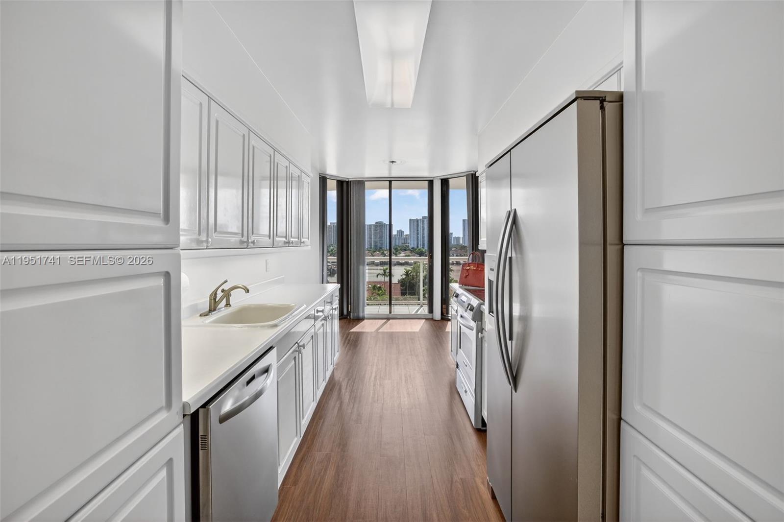 3640 Yacht Club Dr # 708