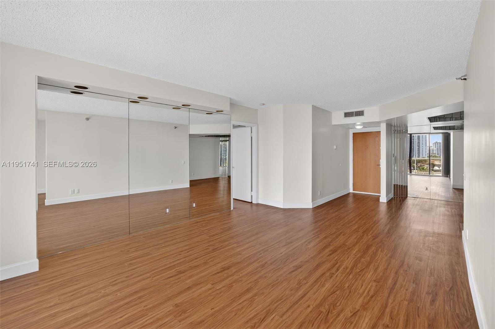 3640 Yacht Club Dr # 708