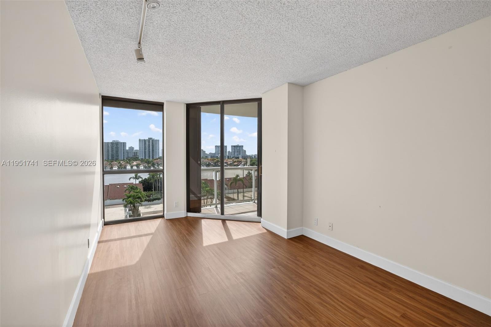 3640 Yacht Club Dr # 708