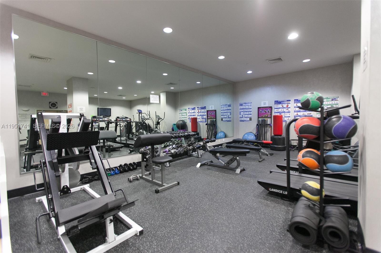 3640 Yacht Club Dr # 708