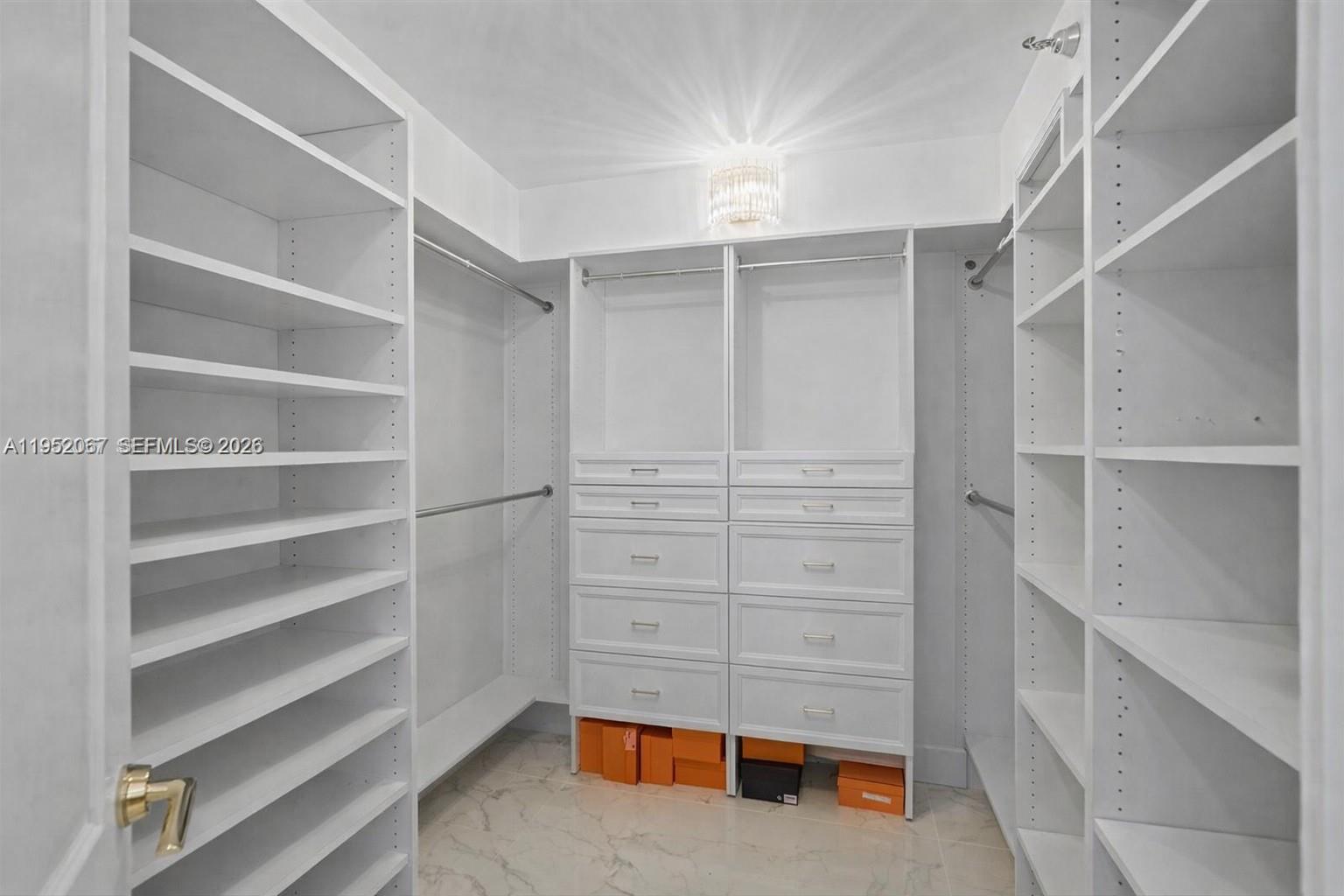 3500 Mystic Pointe Dr # 2908