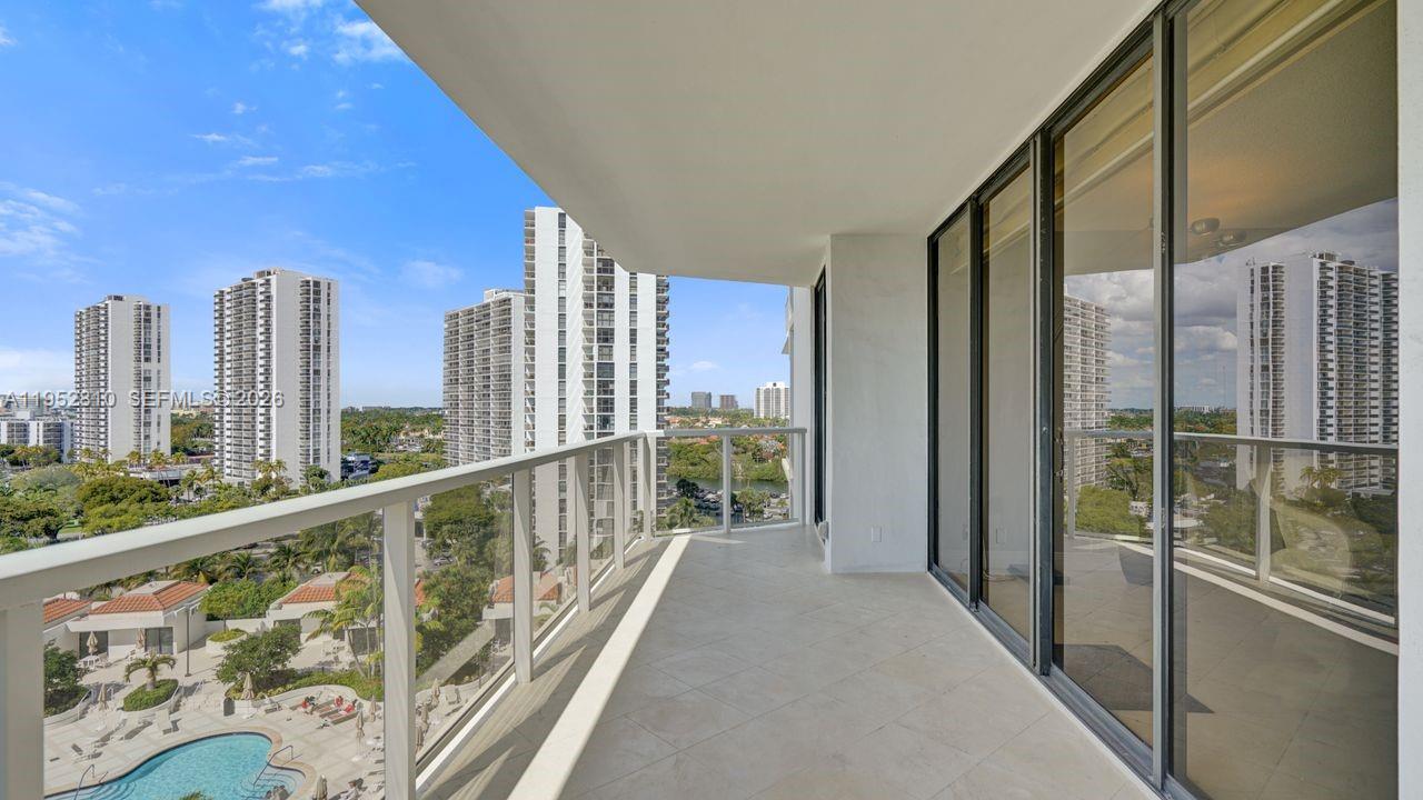 20281 E Country Club Dr # 809