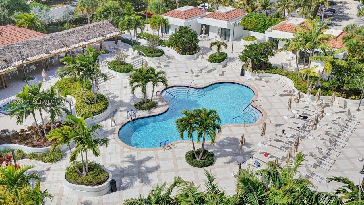 20281 E Country Club Dr # 809