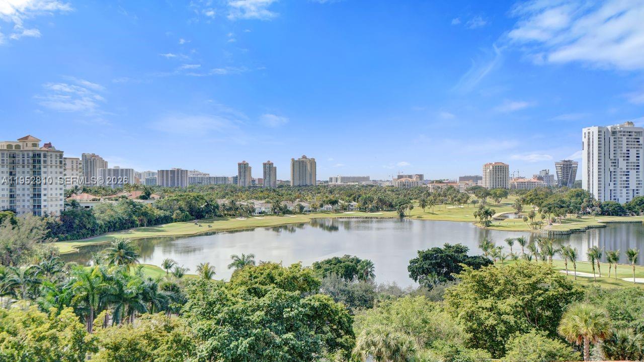 20281 E Country Club Dr # 809