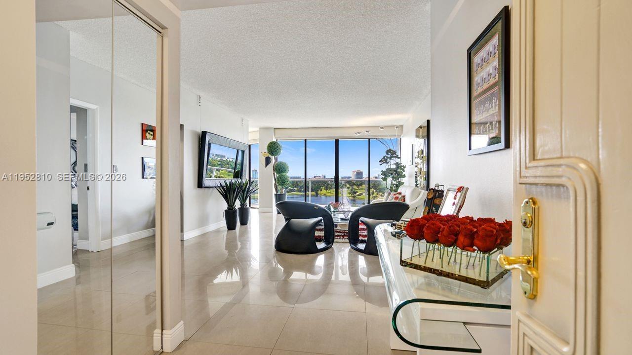 20281 E Country Club Dr # 809