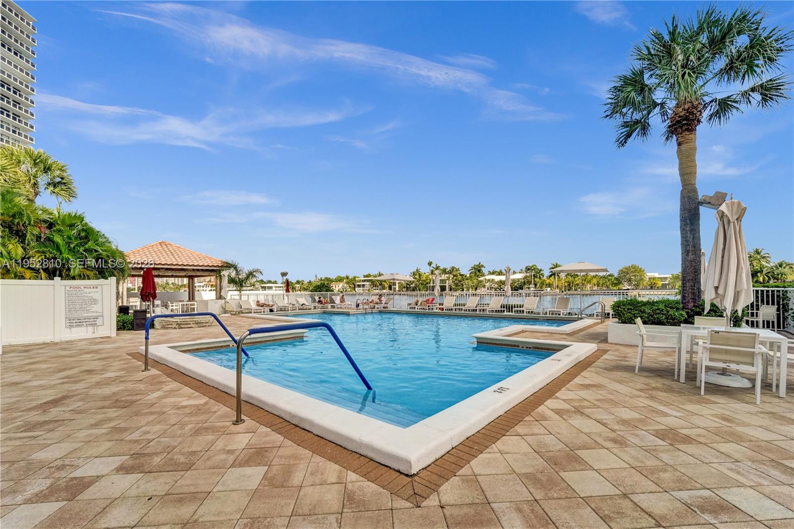 20281 E Country Club Dr # 809