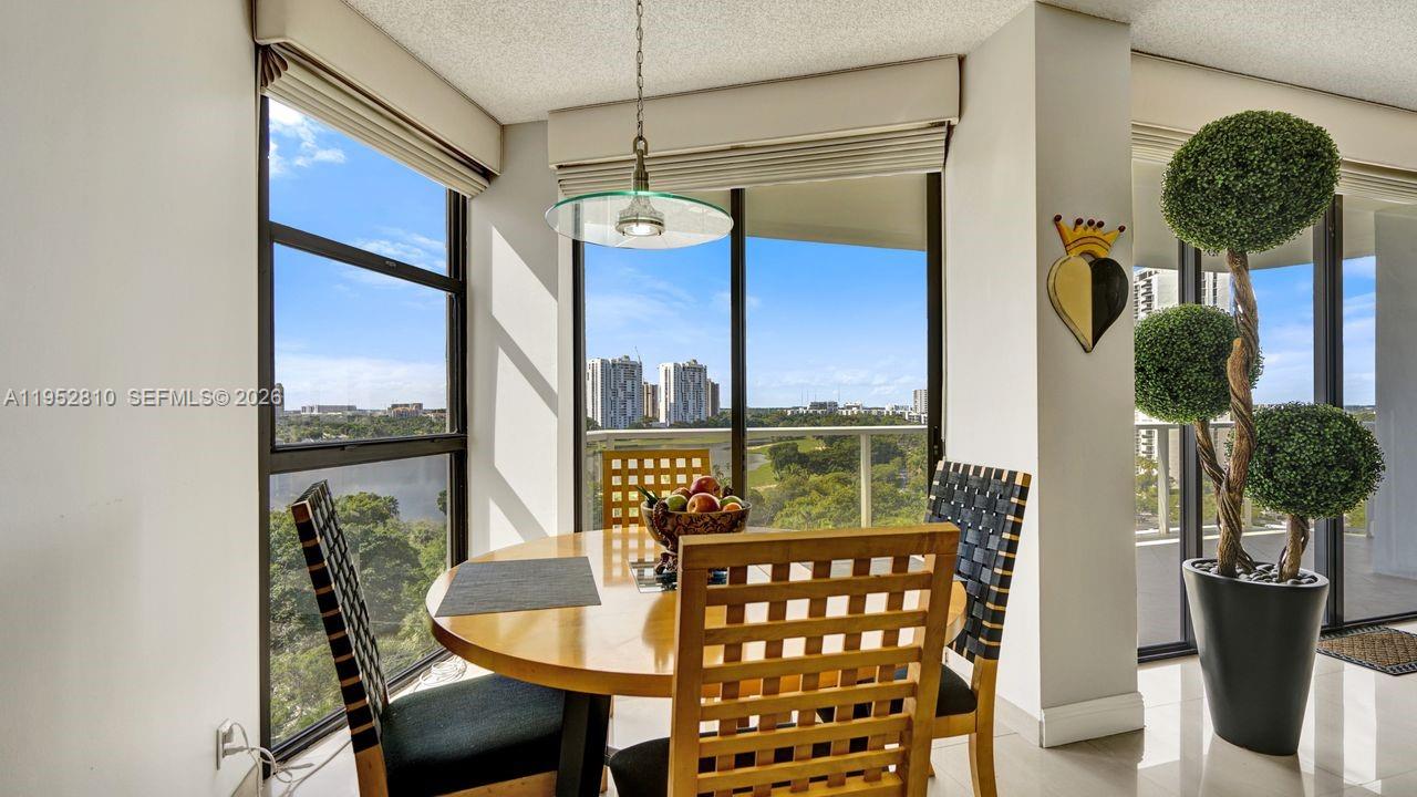 20281 E Country Club Dr # 809