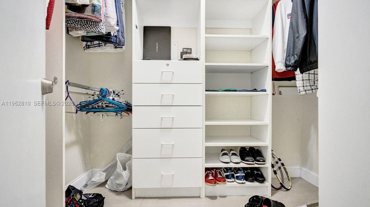 20281 E Country Club Dr # 809