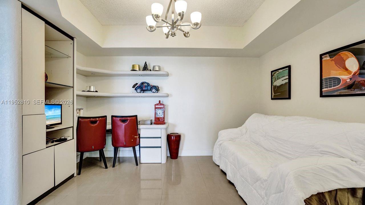 20281 E Country Club Dr # 809