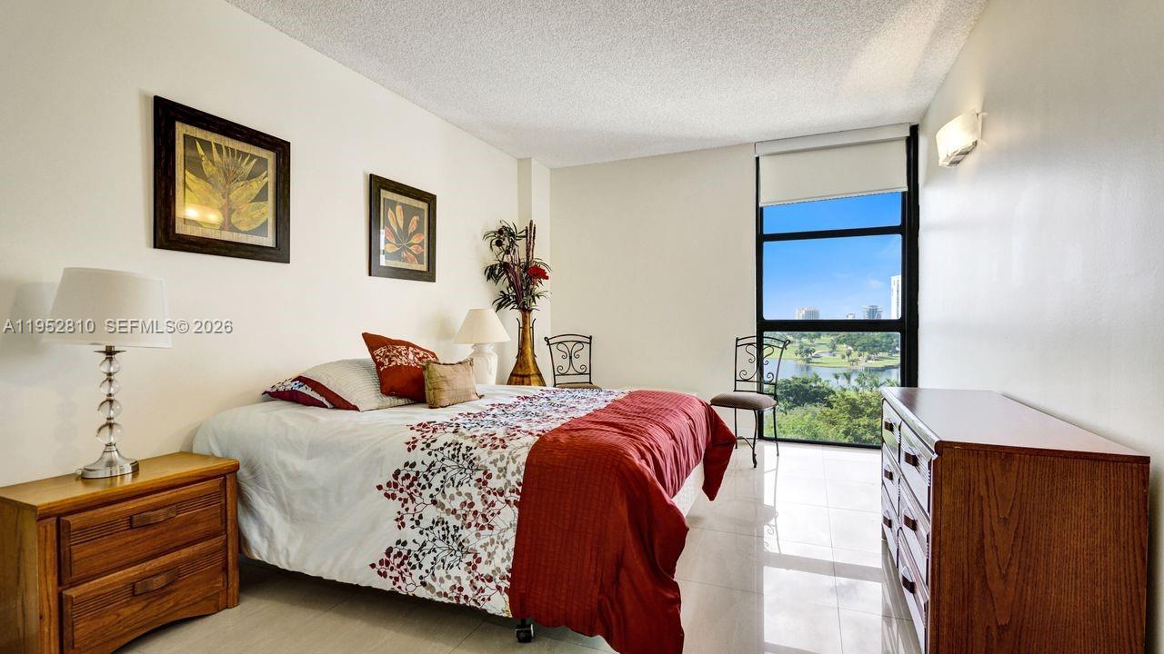 20281 E Country Club Dr # 809