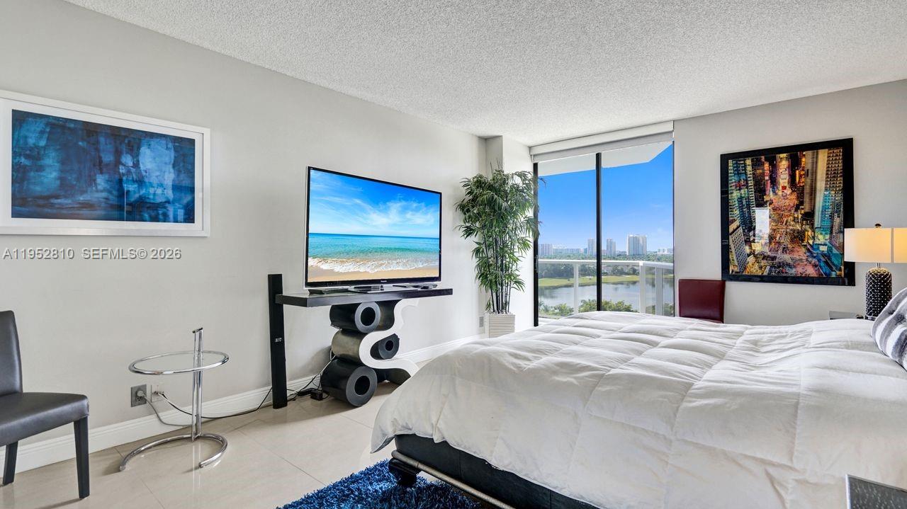 20281 E Country Club Dr # 809