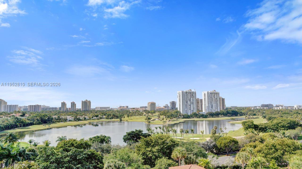 20281 E Country Club Dr # 809