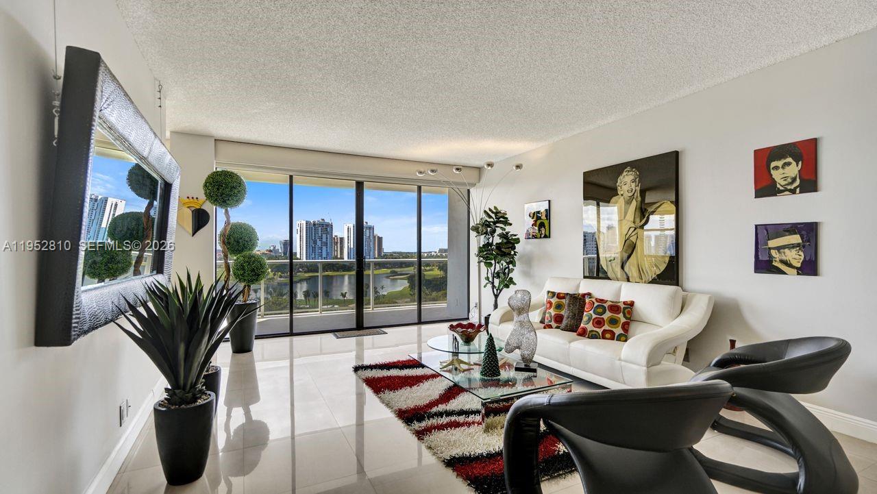 20281 E Country Club Dr # 809