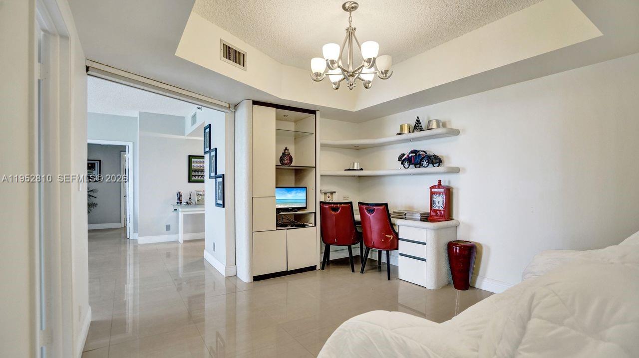 20281 E Country Club Dr # 809