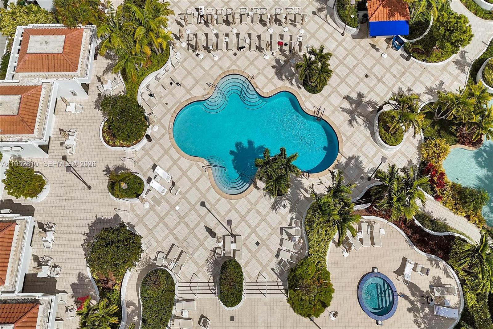 20281 E Country Club Dr # 809