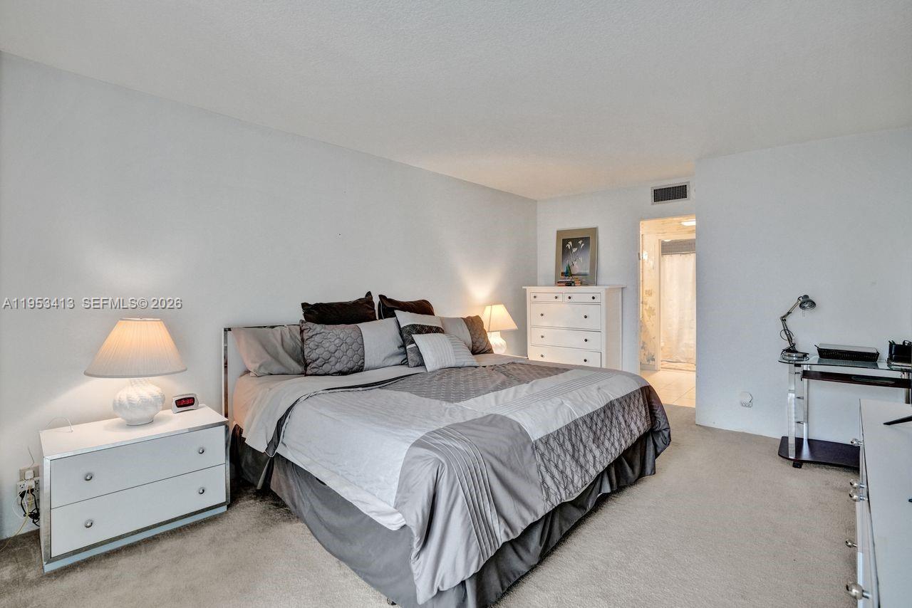 100 Bayview Dr # 1401