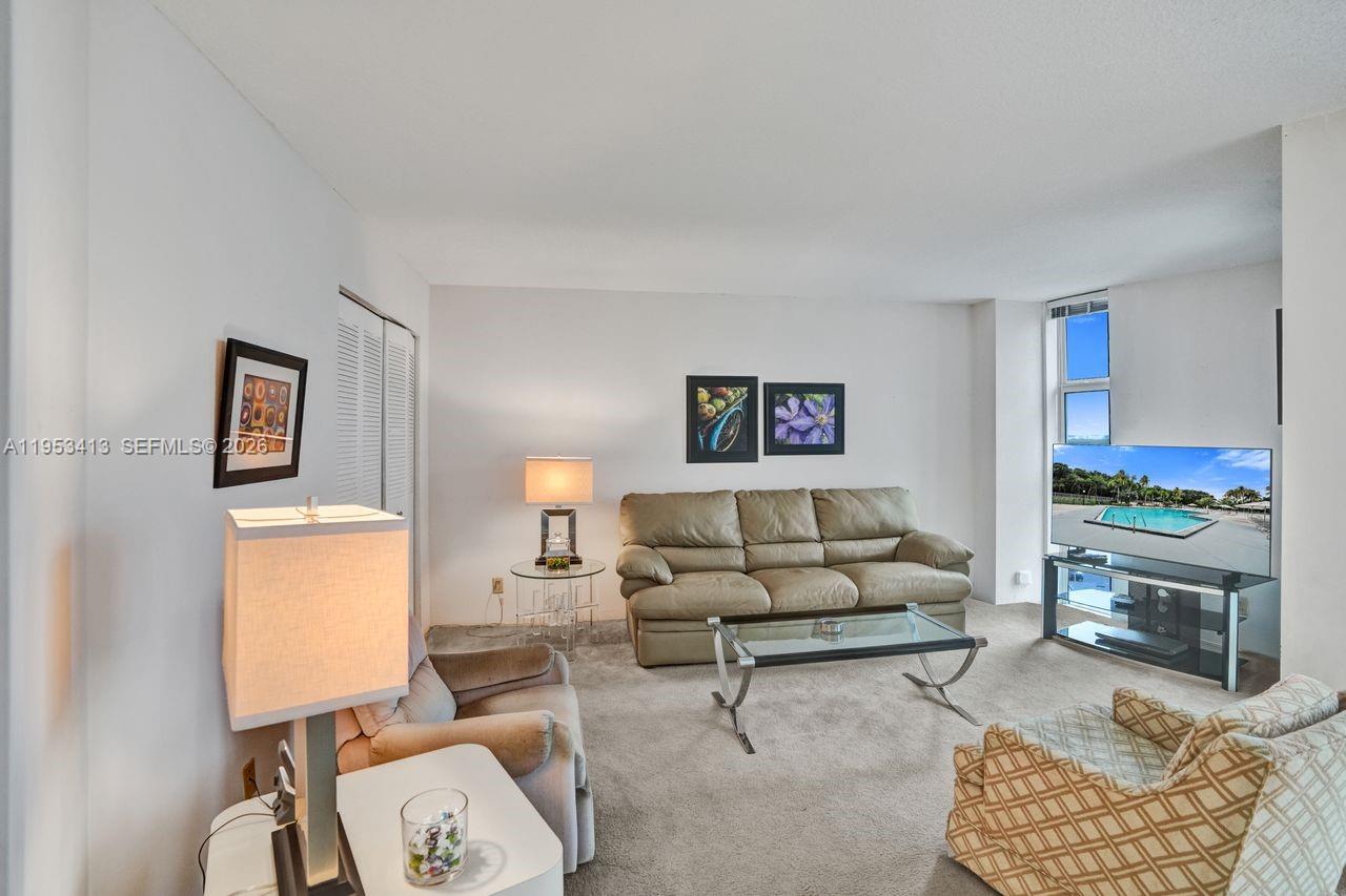 100 Bayview Dr # 1401