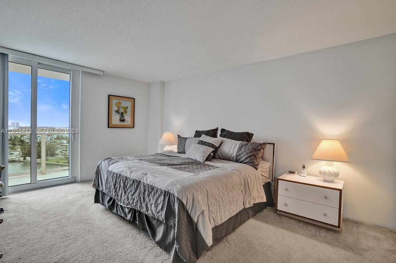 100 Bayview Dr # 1401