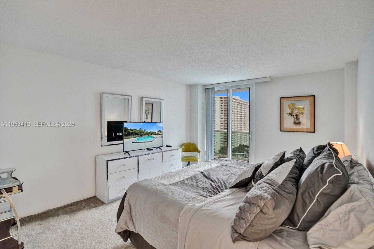 100 Bayview Dr # 1401