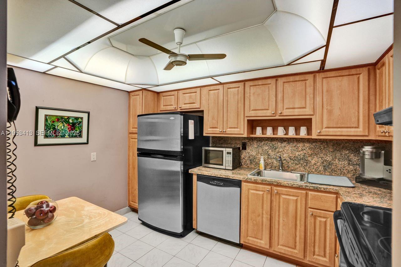 100 Bayview Dr # 1401